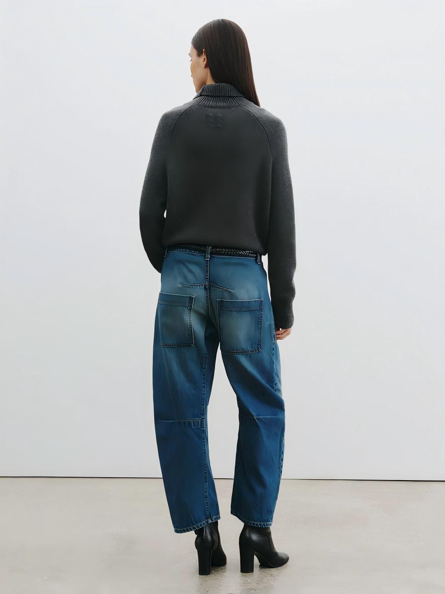 AURA | Blusa capa de gasa y jeans de corte curvo